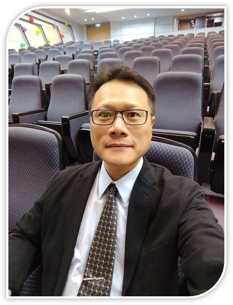 高齡暨健康照護管理系副教授施福忠